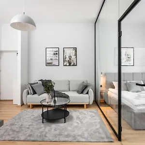  Apartament Modern Centrally Located - By Upstairs